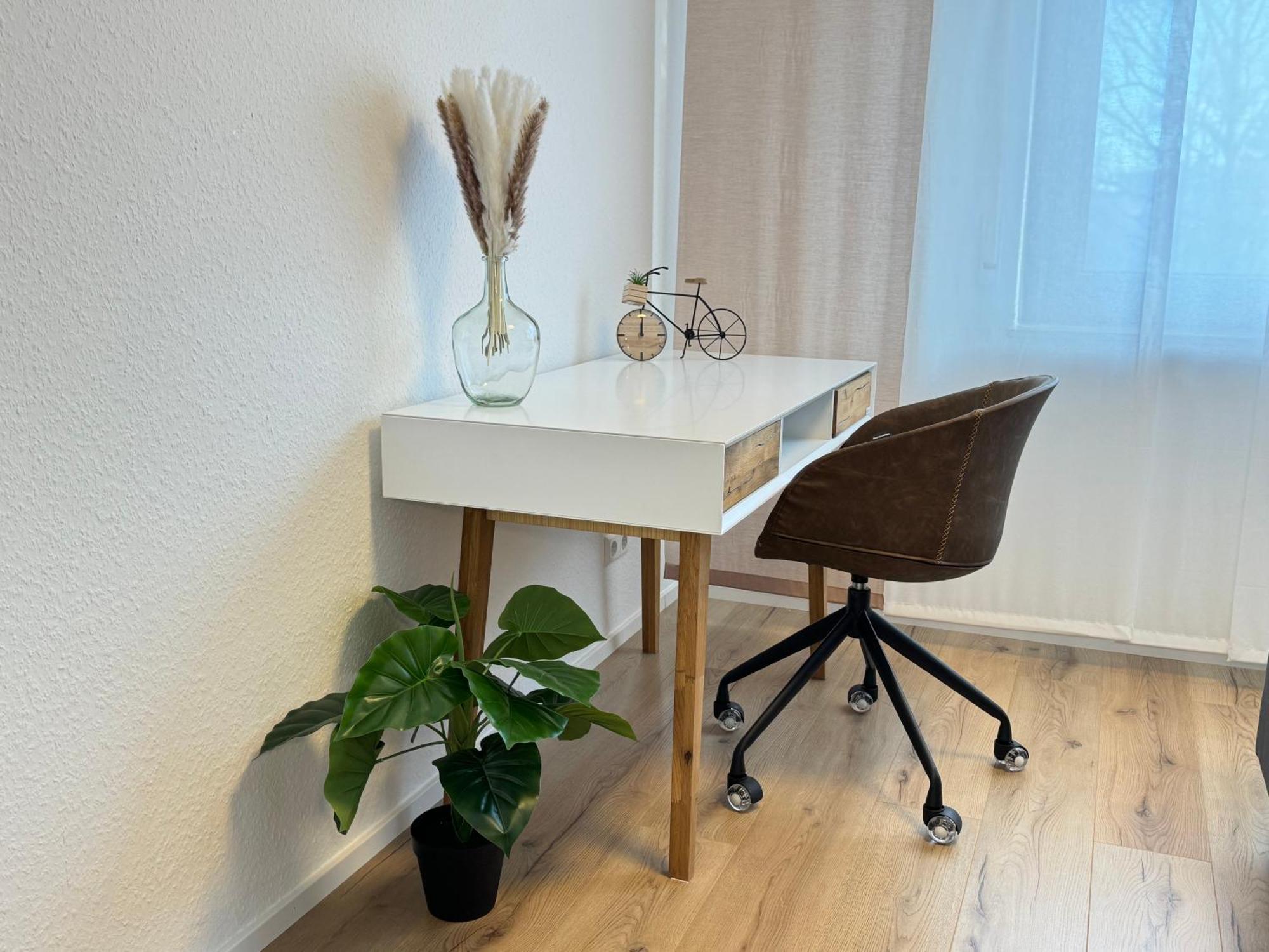 3 Zimmer Apartment, 90 Qm, Ruhig Und Zentrumsnah, Max 6 Pers, 15 Qm Balkon , Private Garage, Internet 1000 Mbit Sindelfingen Exterior photo