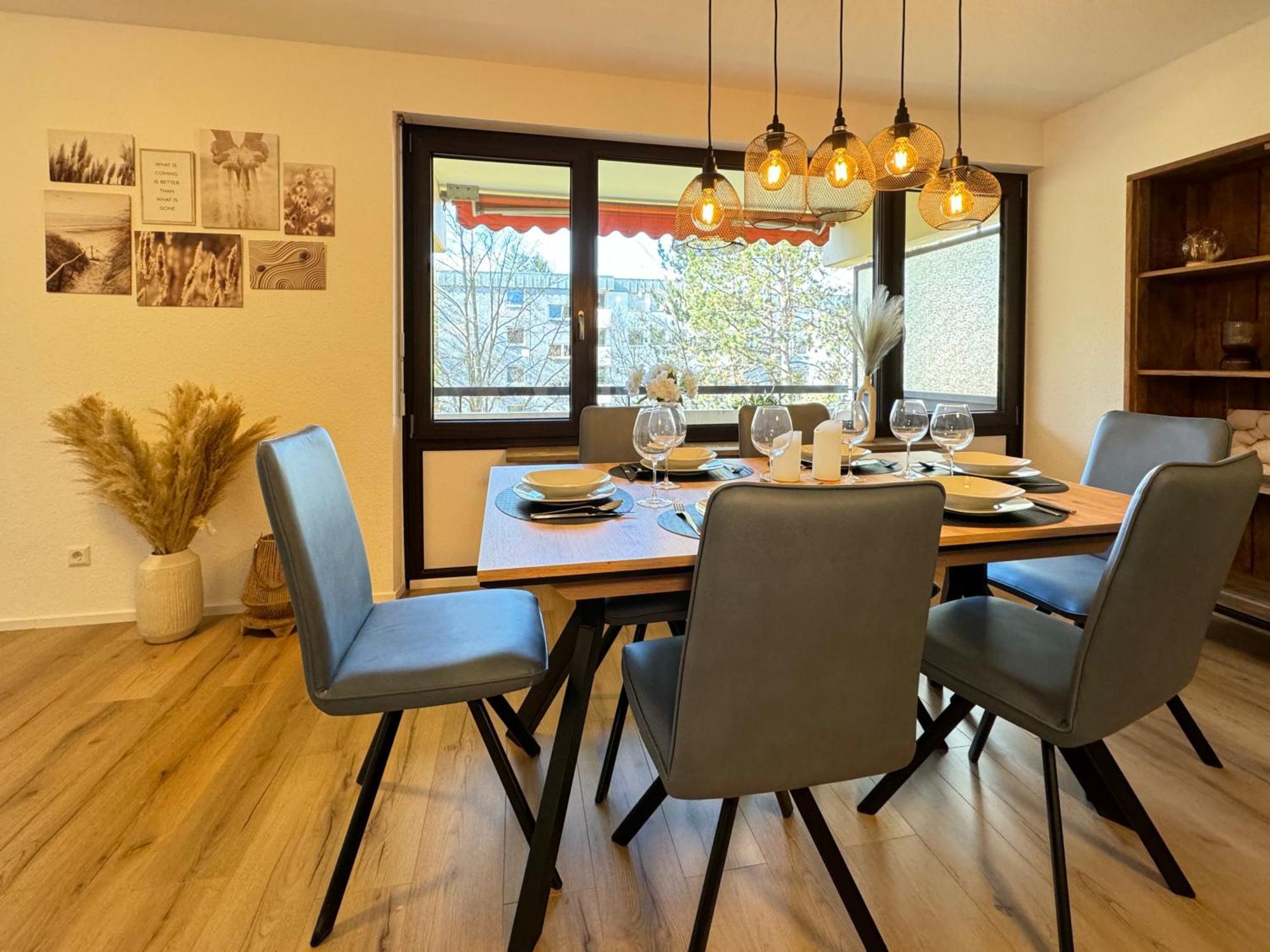 3 Zimmer Apartment, 90 Qm, Ruhig Und Zentrumsnah, Max 6 Pers, 15 Qm Balkon , Private Garage, Internet 1000 Mbit Sindelfingen Exterior photo