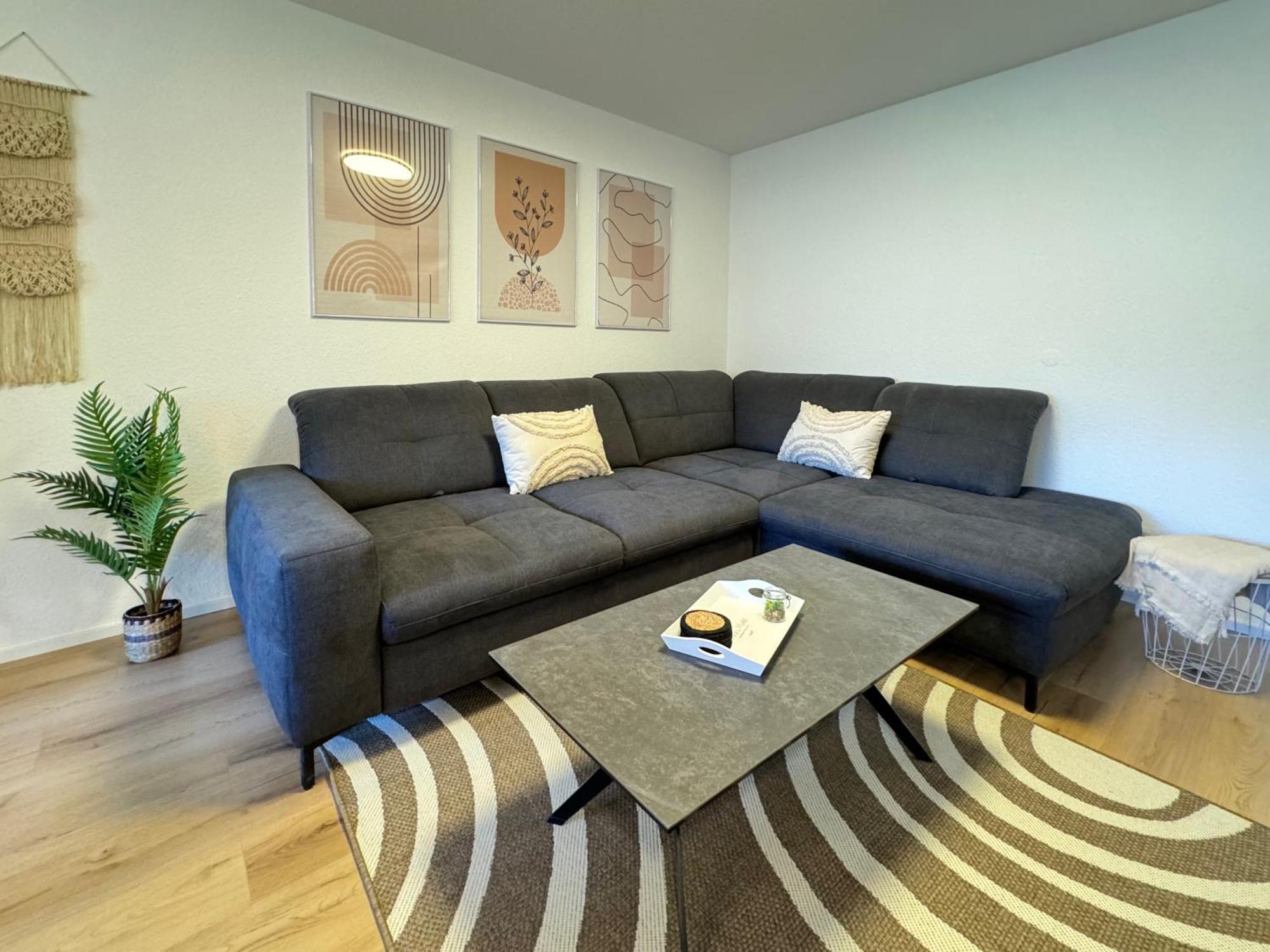 3 Zimmer Apartment, 90 Qm, Ruhig Und Zentrumsnah, Max 6 Pers, 15 Qm Balkon , Private Garage, Internet 1000 Mbit Sindelfingen Exterior photo